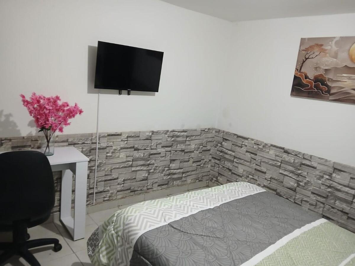 101, Easy, Close To The Airport Bogotá